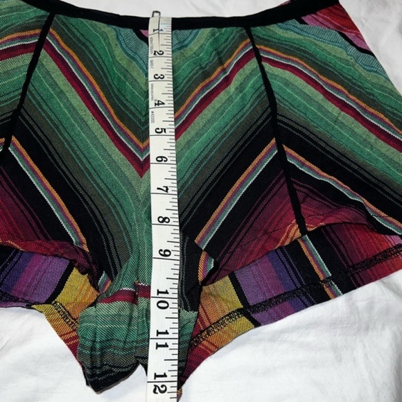 Mimi Chica Serape Baja zip back shorts with front seam details size small - Picture 5 of 6